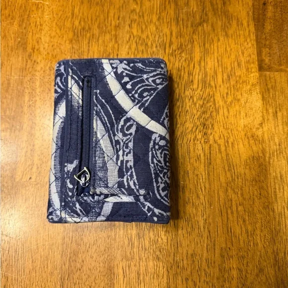 Vera Bradley Blue and White Wallet - Picture 2 of 6
